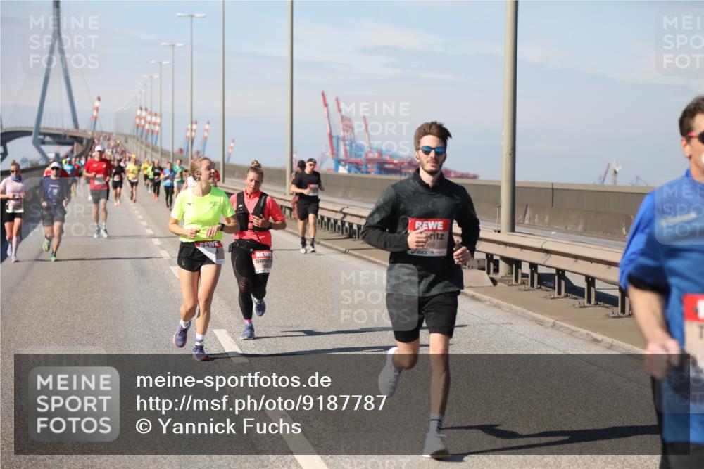 03.10.2025 - Köhlbrandbrückenlauf Yannick Fuchs http://msf.ph/oto/9187787 03.10.2025 11:46:30 Position 3 069 meine-sportfotos.de
