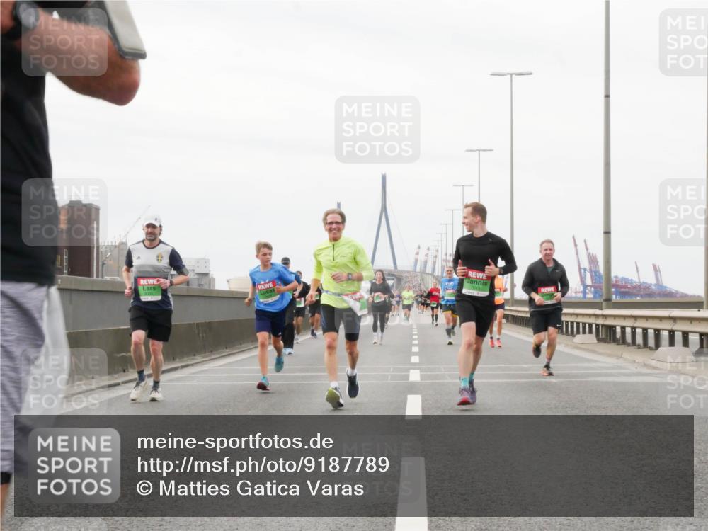03.10.2025 - Köhlbrandbrückenlauf Matties Gatica Varas http://msf.ph/oto/9187789 03.10.2025 15:51:41 Position 3 7019 meine-sportfotos.de