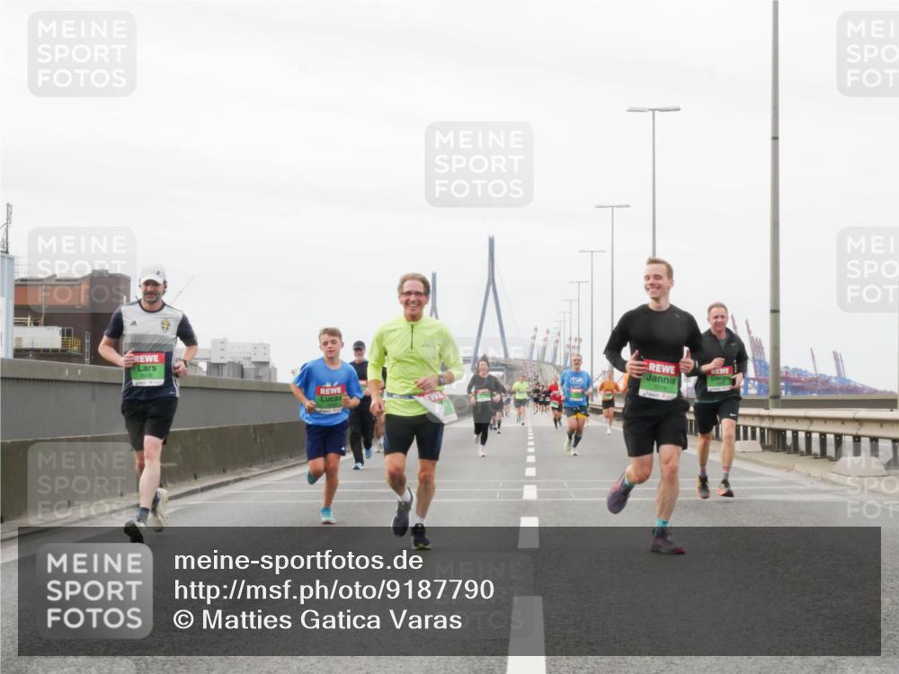 03.10.2025 - Köhlbrandbrückenlauf Matties Gatica Varas http://msf.ph/oto/9187790 03.10.2025 15:51:42 Position 3 7019 meine-sportfotos.de