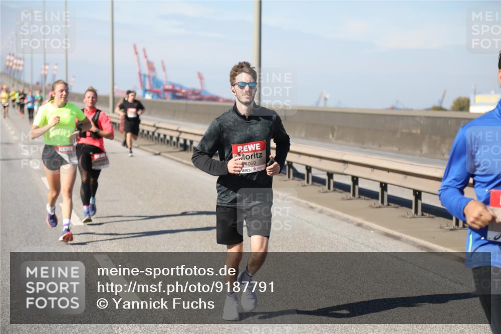 03.10.2025 - Köhlbrandbrückenlauf Yannick Fuchs http://msf.ph/oto/9187791 03.10.2025 11:46:30 Position 3 4069 meine-sportfotos.de
