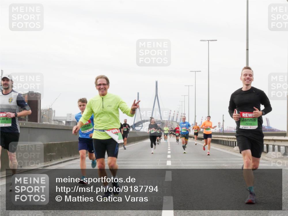 03.10.2025 - Köhlbrandbrückenlauf Matties Gatica Varas http://msf.ph/oto/9187794 03.10.2025 15:51:43 Position 3 9096, 7019 meine-sportfotos.de