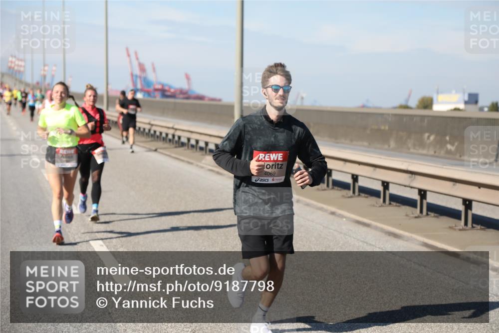 03.10.2025 - Köhlbrandbrückenlauf Yannick Fuchs http://msf.ph/oto/9187798 03.10.2025 11:46:31 Position 3 4069 meine-sportfotos.de