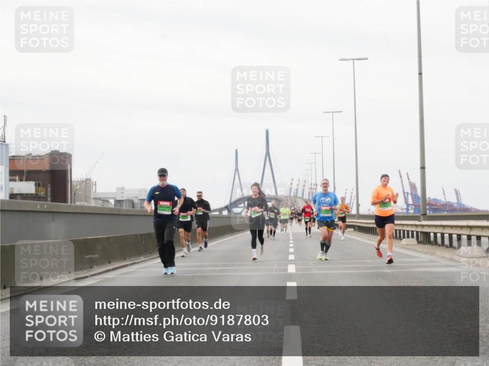 03.10.2025 - Köhlbrandbrückenlauf Matties Gatica Varas http://msf.ph/oto/9187803 03.10.2025 15:51:45 Position 3  meine-sportfotos.de