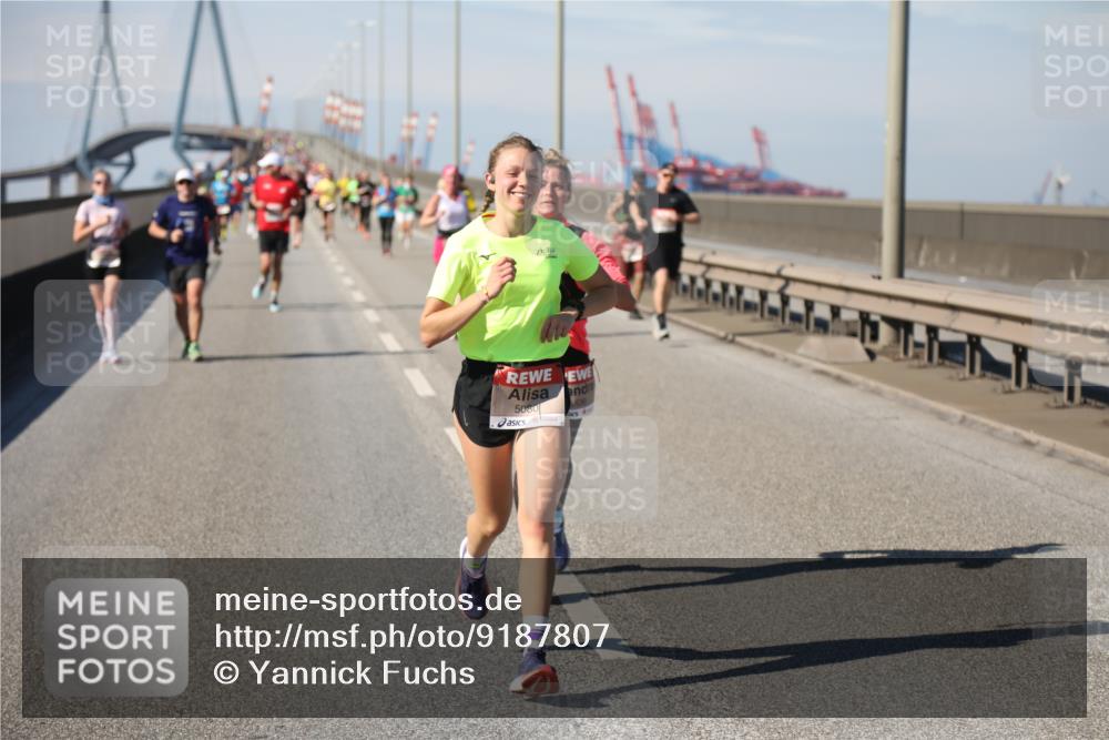 03.10.2025 - Köhlbrandbrückenlauf Yannick Fuchs http://msf.ph/oto/9187807 03.10.2025 11:46:32 Position 3 5080 meine-sportfotos.de
