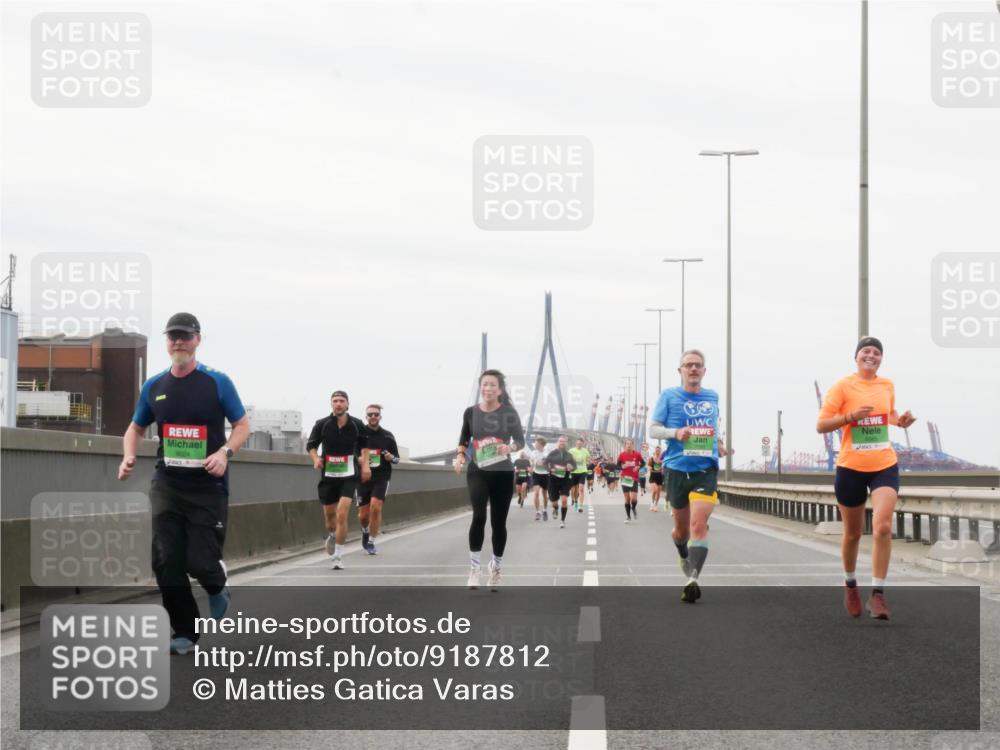 03.10.2025 - Köhlbrandbrückenlauf Matties Gatica Varas http://msf.ph/oto/9187812 03.10.2025 15:51:47 Position 3 9024, 3 meine-sportfotos.de