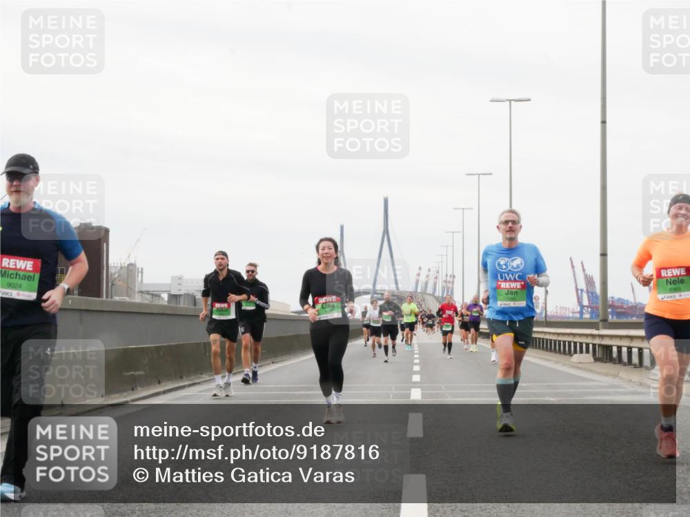 03.10.2025 - Köhlbrandbrückenlauf Matties Gatica Varas http://msf.ph/oto/9187816 03.10.2025 15:51:48 Position 3 9024, 8965 meine-sportfotos.de