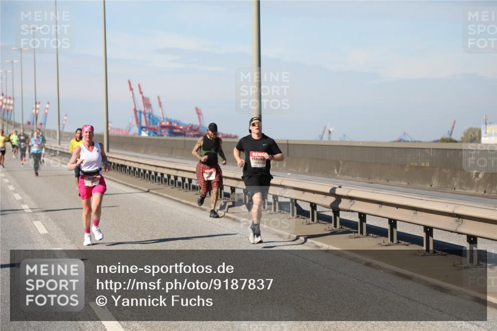 03.10.2025 - Köhlbrandbrückenlauf Yannick Fuchs http://msf.ph/oto/9187837 03.10.2025 11:46:35 Position 3  meine-sportfotos.de