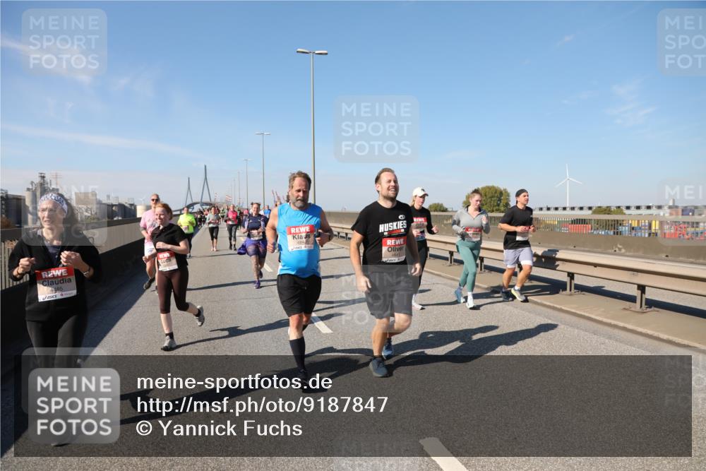 03.10.2025 - Köhlbrandbrückenlauf Yannick Fuchs http://msf.ph/oto/9187847 03.10.2025 12:07:09 Position 3 4485, 4840, 4841 meine-sportfotos.de