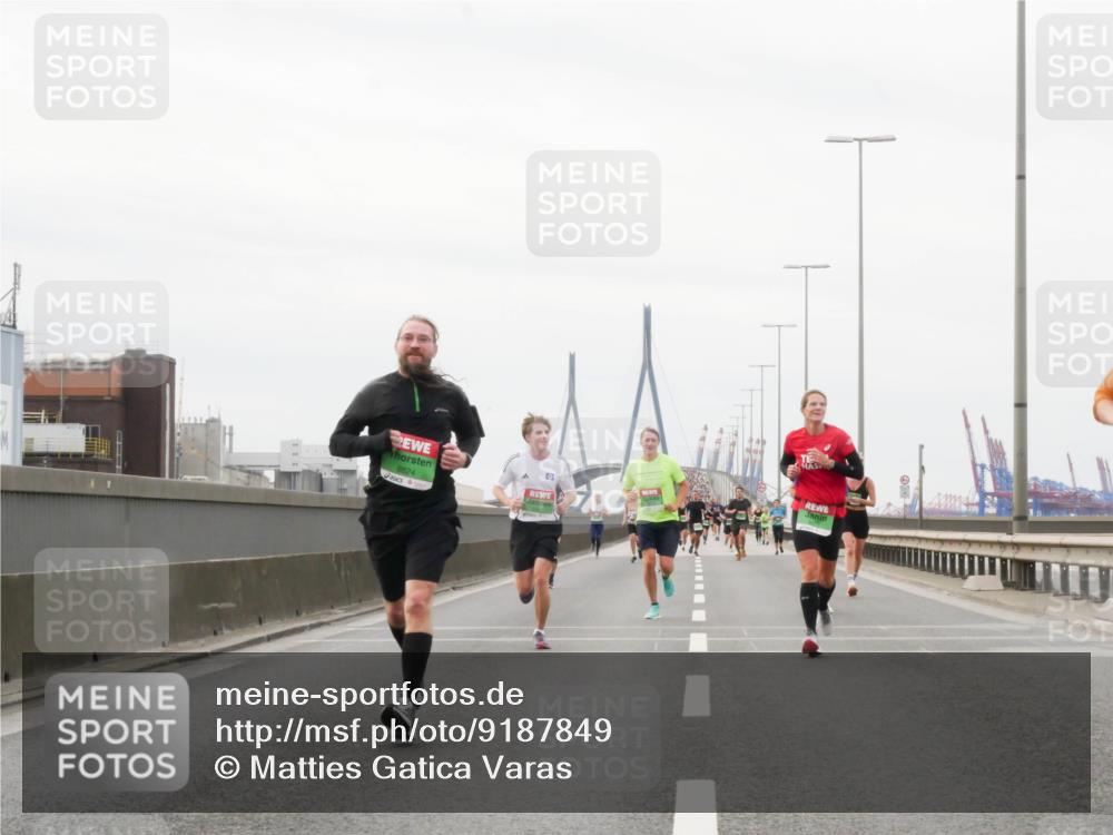 03.10.2025 - Köhlbrandbrückenlauf Matties Gatica Varas http://msf.ph/oto/9187849 03.10.2025 15:51:55 Position 3 8824, 0 meine-sportfotos.de