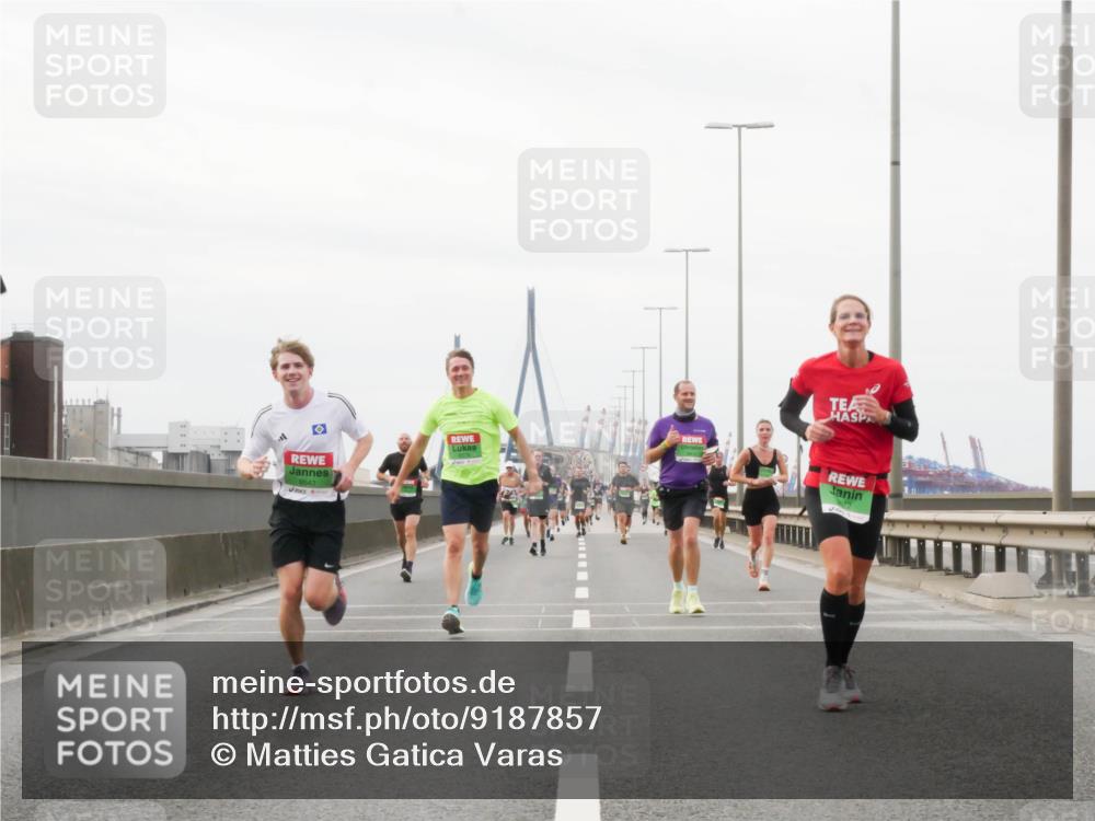 03.10.2025 - Köhlbrandbrückenlauf Matties Gatica Varas http://msf.ph/oto/9187857 03.10.2025 15:51:57 Position 3 9543 meine-sportfotos.de