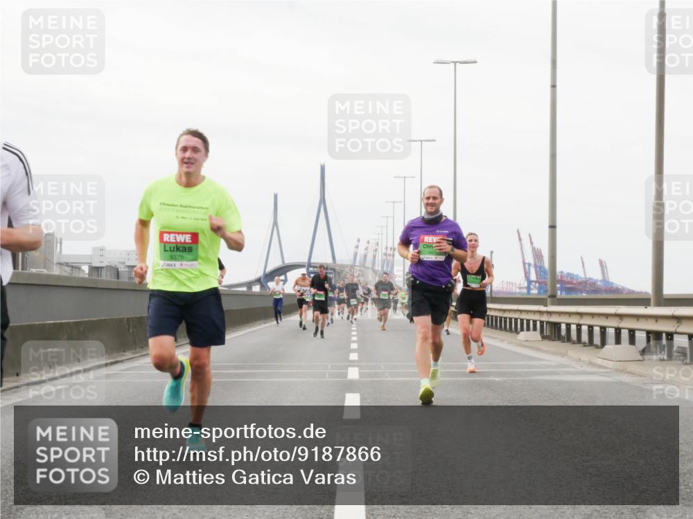 03.10.2025 - Köhlbrandbrückenlauf Matties Gatica Varas http://msf.ph/oto/9187866 03.10.2025 15:51:59 Position 3 9378 meine-sportfotos.de