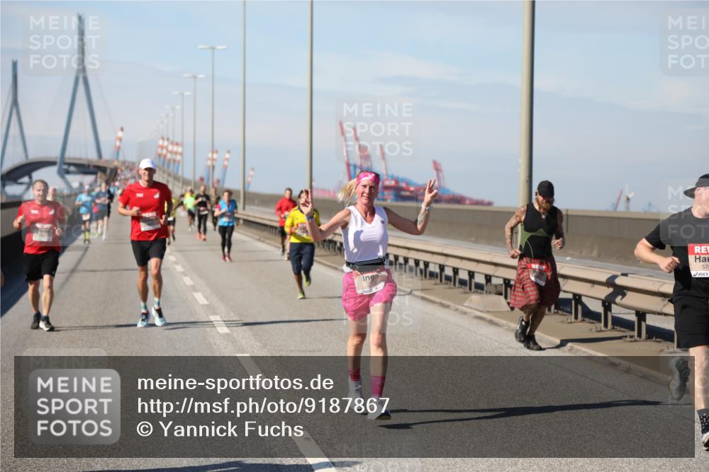 03.10.2025 - Köhlbrandbrückenlauf Yannick Fuchs http://msf.ph/oto/9187867 03.10.2025 11:46:36 Position 3 57 meine-sportfotos.de