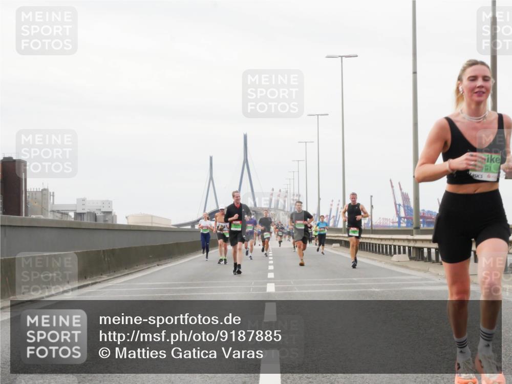 03.10.2025 - Köhlbrandbrückenlauf Matties Gatica Varas http://msf.ph/oto/9187885 03.10.2025 15:52:03 Position 3 191 meine-sportfotos.de