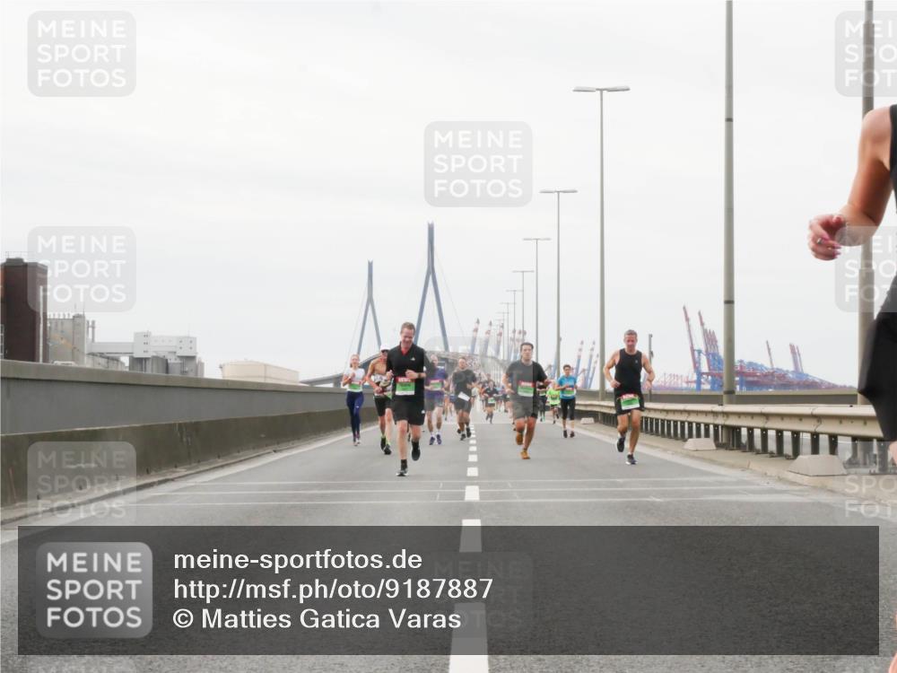 03.10.2025 - Köhlbrandbrückenlauf Matties Gatica Varas http://msf.ph/oto/9187887 03.10.2025 15:52:03 Position 3  meine-sportfotos.de