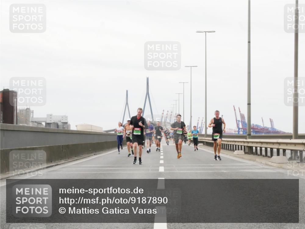 03.10.2025 - Köhlbrandbrückenlauf Matties Gatica Varas http://msf.ph/oto/9187890 03.10.2025 15:52:04 Position 3  meine-sportfotos.de
