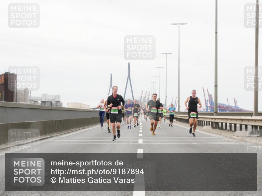 03.10.2025 - Köhlbrandbrückenlauf Matties Gatica Varas http://msf.ph/oto/9187894 03.10.2025 15:52:05 Position 3  meine-sportfotos.de