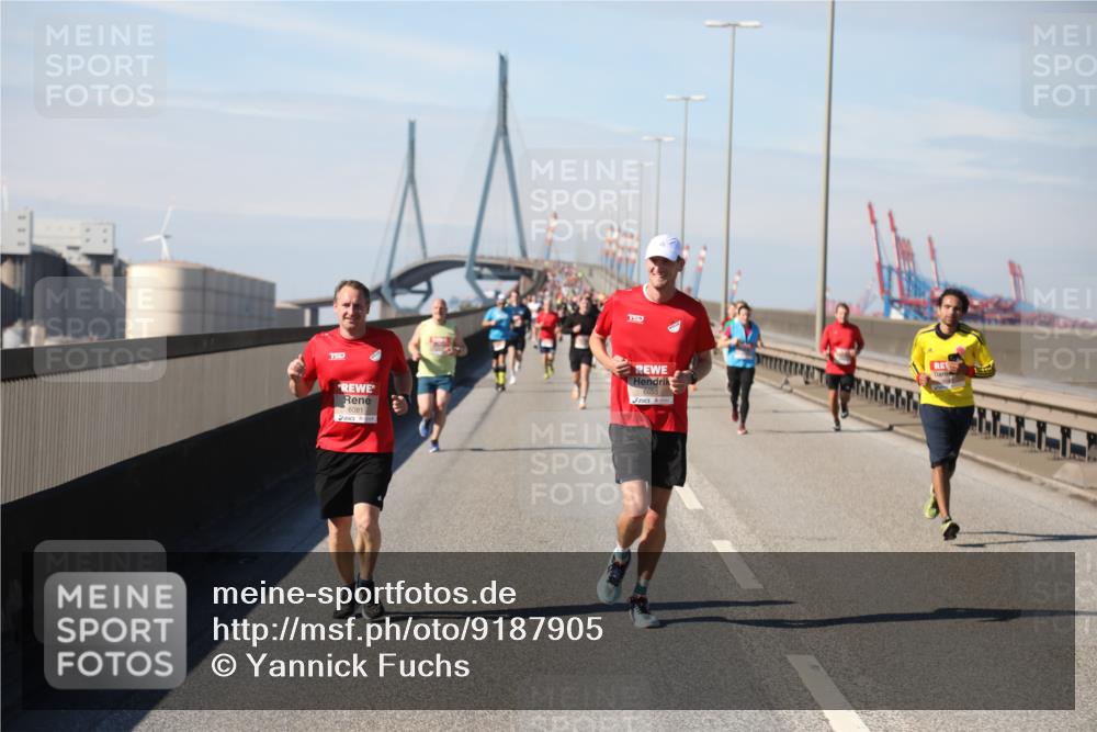 03.10.2025 - Köhlbrandbrückenlauf Yannick Fuchs http://msf.ph/oto/9187905 03.10.2025 11:46:39 Position 3 6081, 6655 meine-sportfotos.de