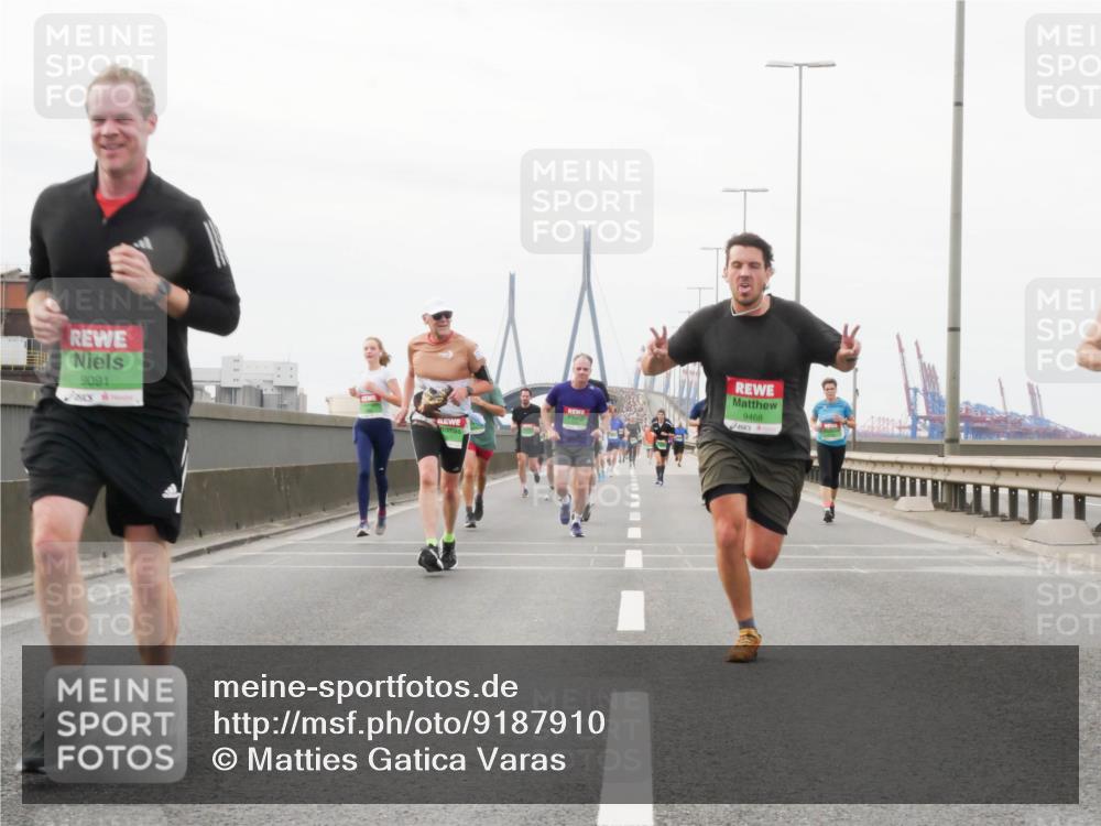 03.10.2025 - Köhlbrandbrückenlauf Matties Gatica Varas http://msf.ph/oto/9187910 03.10.2025 15:52:09 Position 3 9091, 9468 meine-sportfotos.de