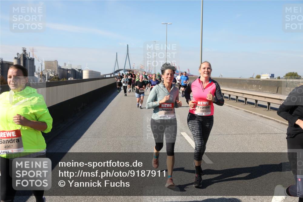 03.10.2025 - Köhlbrandbrückenlauf Yannick Fuchs http://msf.ph/oto/9187911 03.10.2025 12:07:14 Position 3 4967, 5921, 5922 meine-sportfotos.de