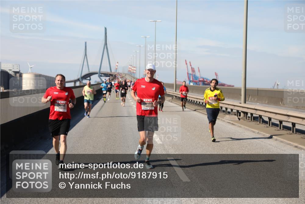 03.10.2025 - Köhlbrandbrückenlauf Yannick Fuchs http://msf.ph/oto/9187915 03.10.2025 11:46:40 Position 3 6081, 6655 meine-sportfotos.de