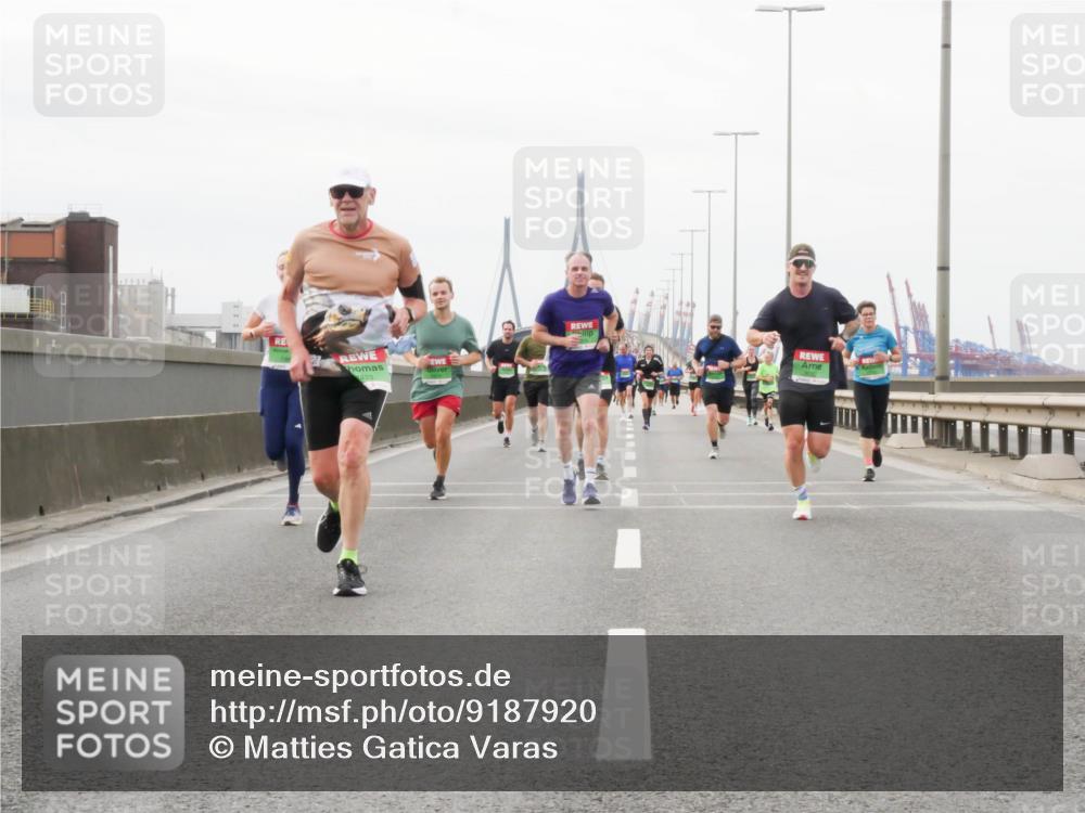 03.10.2025 - Köhlbrandbrückenlauf Matties Gatica Varas http://msf.ph/oto/9187920 03.10.2025 15:52:11 Position 3  meine-sportfotos.de