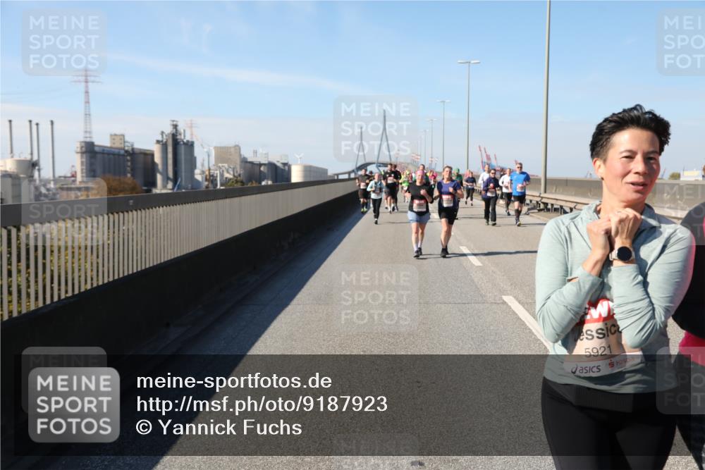 03.10.2025 - Köhlbrandbrückenlauf Yannick Fuchs http://msf.ph/oto/9187923 03.10.2025 12:07:15 Position 3 5921 meine-sportfotos.de