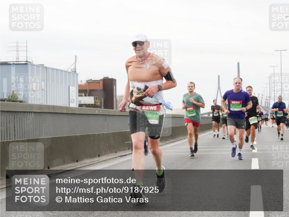 03.10.2025 - Köhlbrandbrückenlauf Matties Gatica Varas http://msf.ph/oto/9187925 03.10.2025 15:52:12 Position 3 423 meine-sportfotos.de