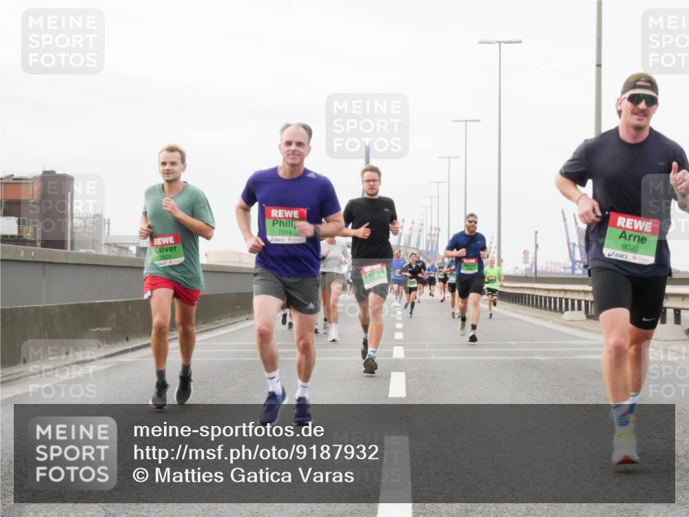 03.10.2025 - Köhlbrandbrückenlauf Matties Gatica Varas http://msf.ph/oto/9187932 03.10.2025 15:52:13 Position 3 7674, 7314, 9020 meine-sportfotos.de
