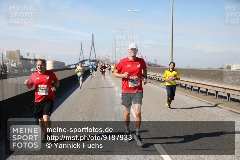 03.10.2025 - Köhlbrandbrückenlauf Yannick Fuchs http://msf.ph/oto/9187933 03.10.2025 11:46:41 Position 3 15, 6081, 15, 6655 meine-sportfotos.de