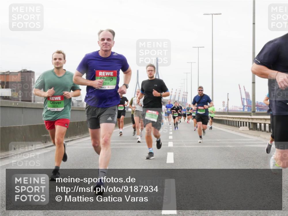 03.10.2025 - Köhlbrandbrückenlauf Matties Gatica Varas http://msf.ph/oto/9187934 03.10.2025 15:52:14 Position 3 7674, 7314 meine-sportfotos.de