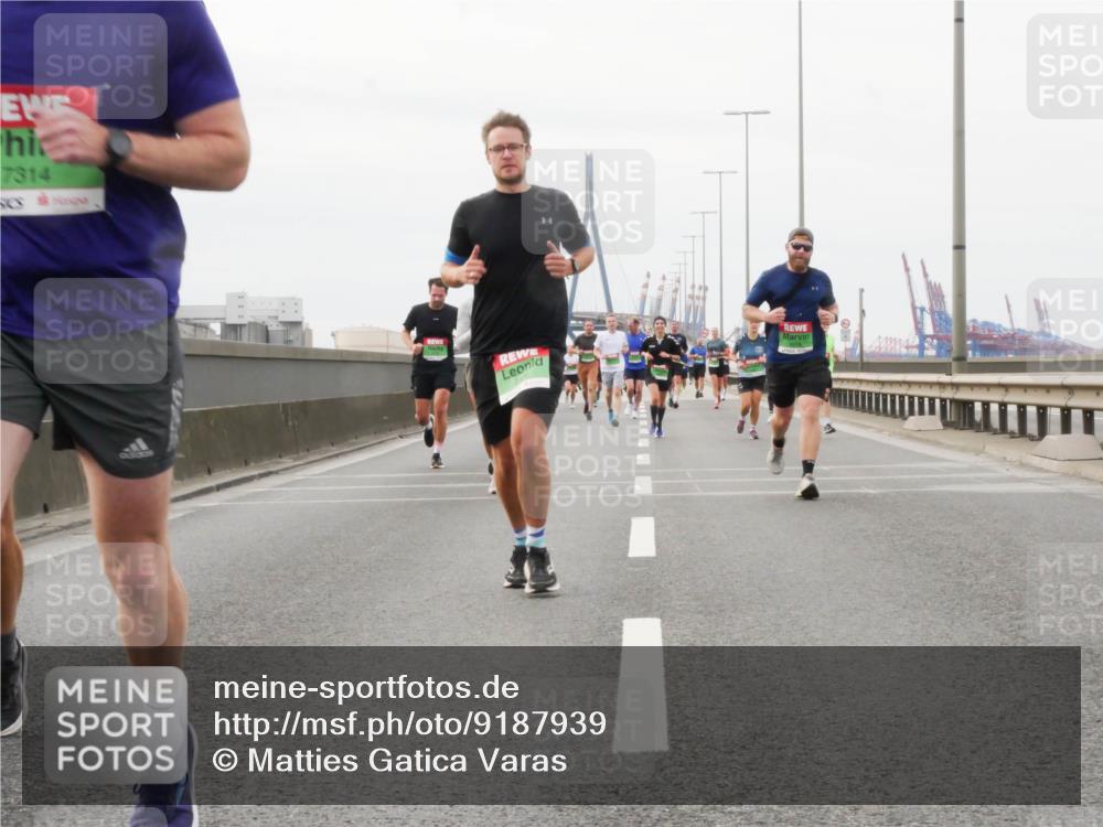 03.10.2025 - Köhlbrandbrückenlauf Matties Gatica Varas http://msf.ph/oto/9187939 03.10.2025 15:52:15 Position 3 7314 meine-sportfotos.de