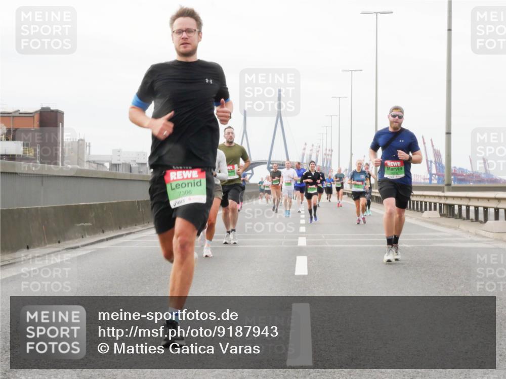 03.10.2025 - Köhlbrandbrückenlauf Matties Gatica Varas http://msf.ph/oto/9187943 03.10.2025 15:52:16 Position 3 7306 meine-sportfotos.de