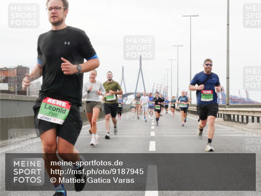 03.10.2025 - Köhlbrandbrückenlauf Matties Gatica Varas http://msf.ph/oto/9187945 03.10.2025 15:52:16 Position 3 7306, 9019 meine-sportfotos.de