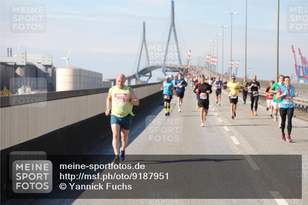 03.10.2025 - Köhlbrandbrückenlauf Yannick Fuchs http://msf.ph/oto/9187951 03.10.2025 11:46:43 Position 3 6447 meine-sportfotos.de