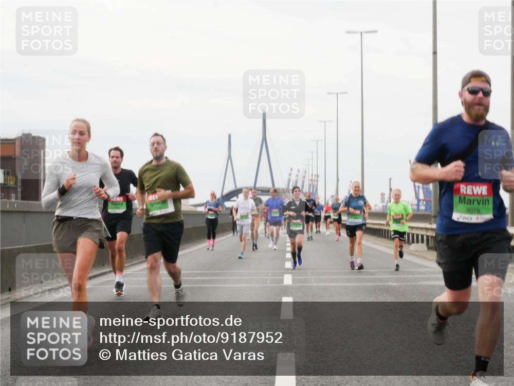 03.10.2025 - Köhlbrandbrückenlauf Matties Gatica Varas http://msf.ph/oto/9187952 03.10.2025 15:52:18 Position 3 9019 meine-sportfotos.de