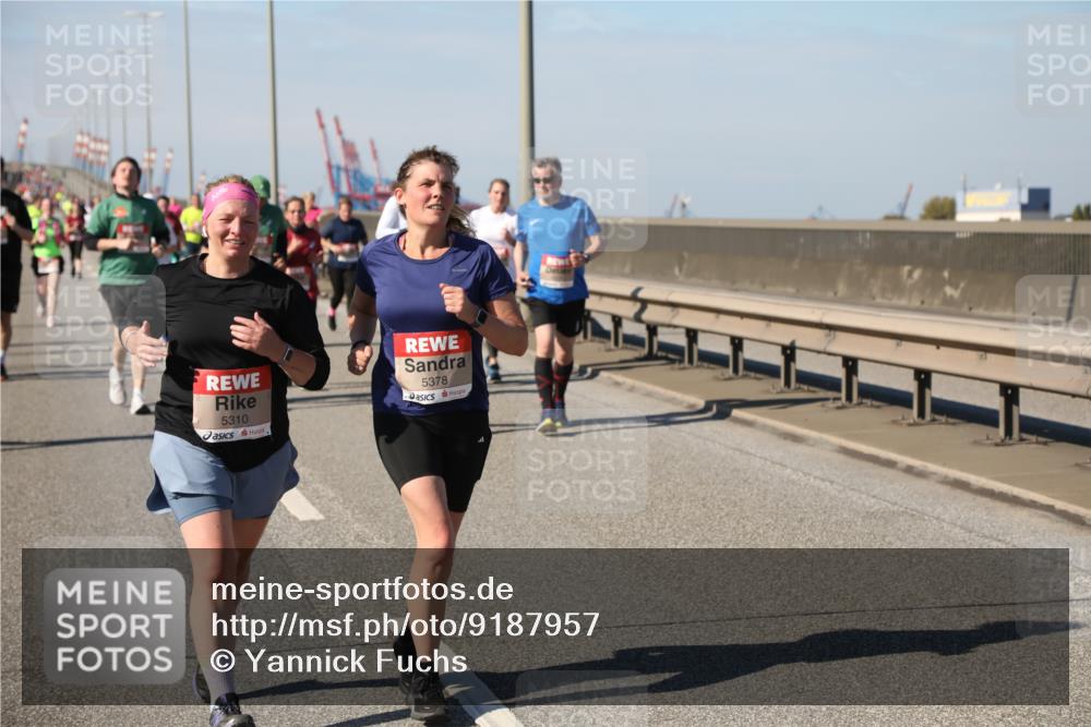 03.10.2025 - Köhlbrandbrückenlauf Yannick Fuchs http://msf.ph/oto/9187957 03.10.2025 12:07:17 Position 3 5310, 5378 meine-sportfotos.de