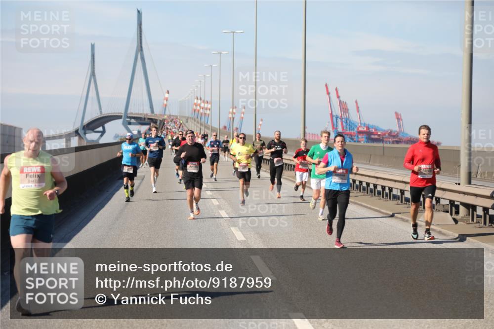 03.10.2025 - Köhlbrandbrückenlauf Yannick Fuchs http://msf.ph/oto/9187959 03.10.2025 11:46:43 Position 3 6447 meine-sportfotos.de