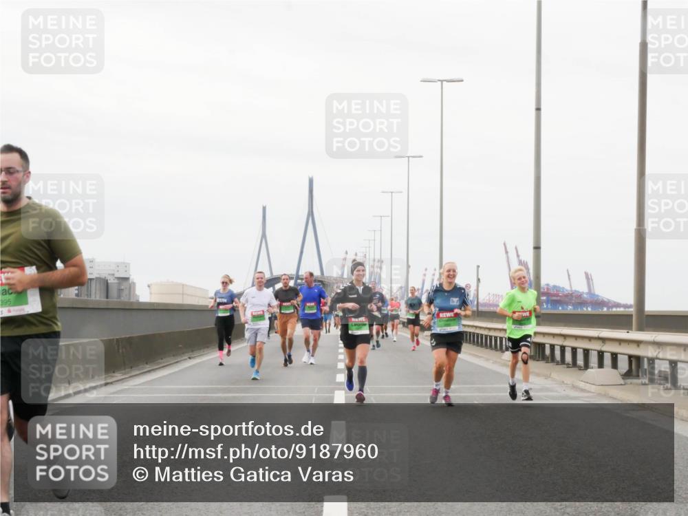 03.10.2025 - Köhlbrandbrückenlauf Matties Gatica Varas http://msf.ph/oto/9187960 03.10.2025 15:52:19 Position 3 395 meine-sportfotos.de