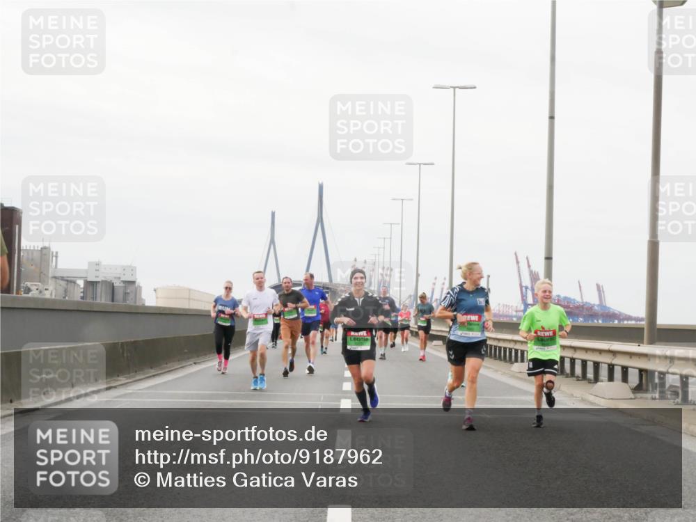 03.10.2025 - Köhlbrandbrückenlauf Matties Gatica Varas http://msf.ph/oto/9187962 03.10.2025 15:52:20 Position 3  meine-sportfotos.de