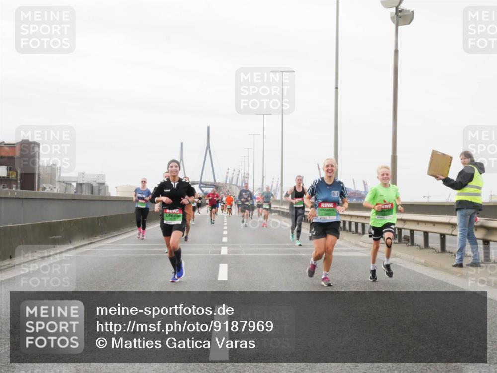 03.10.2025 - Köhlbrandbrückenlauf Matties Gatica Varas http://msf.ph/oto/9187969 03.10.2025 15:52:21 Position 3  meine-sportfotos.de