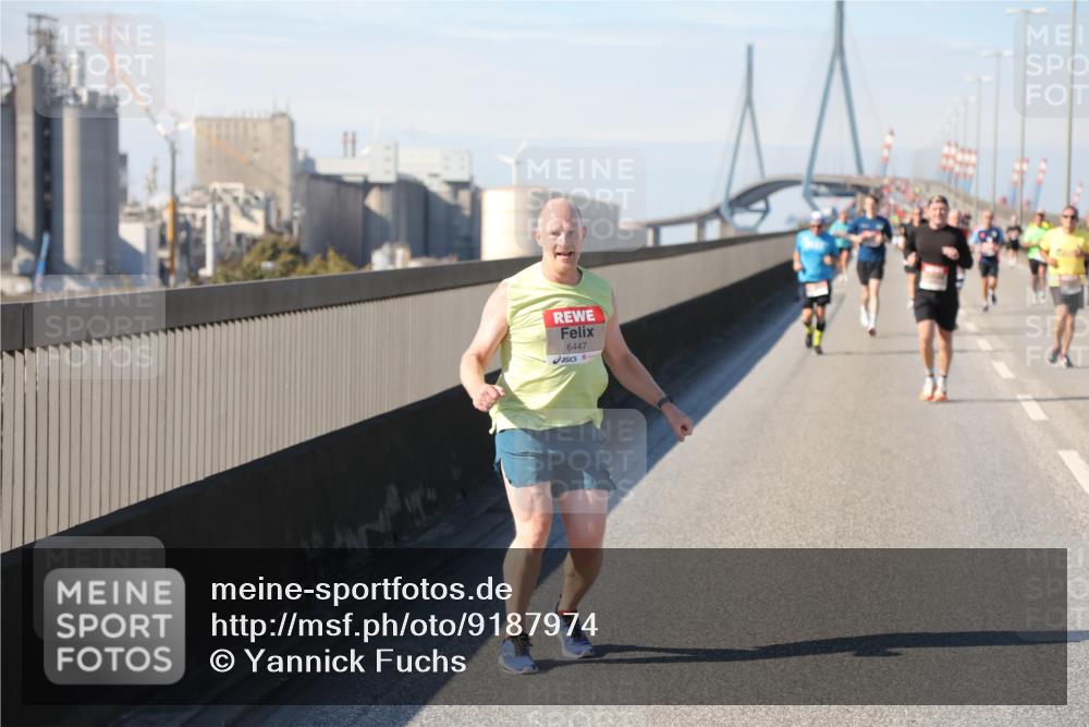 03.10.2025 - Köhlbrandbrückenlauf Yannick Fuchs http://msf.ph/oto/9187974 03.10.2025 11:46:44 Position 3 6447 meine-sportfotos.de