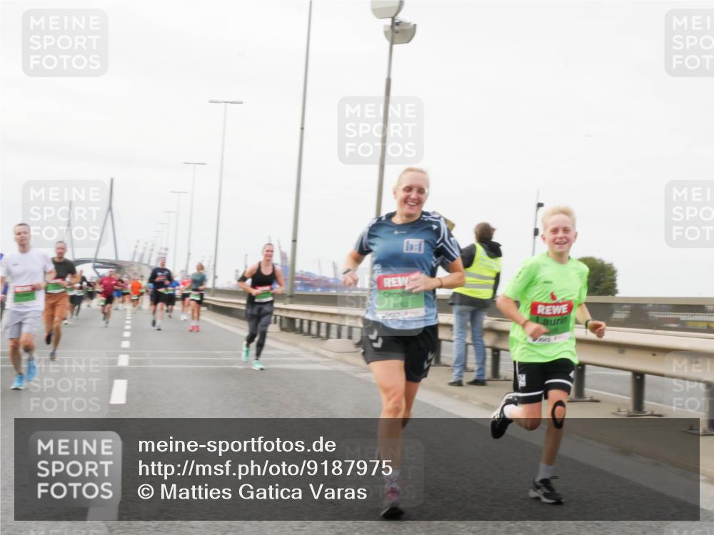 03.10.2025 - Köhlbrandbrückenlauf Matties Gatica Varas http://msf.ph/oto/9187975 03.10.2025 15:52:23 Position 3 8862 meine-sportfotos.de
