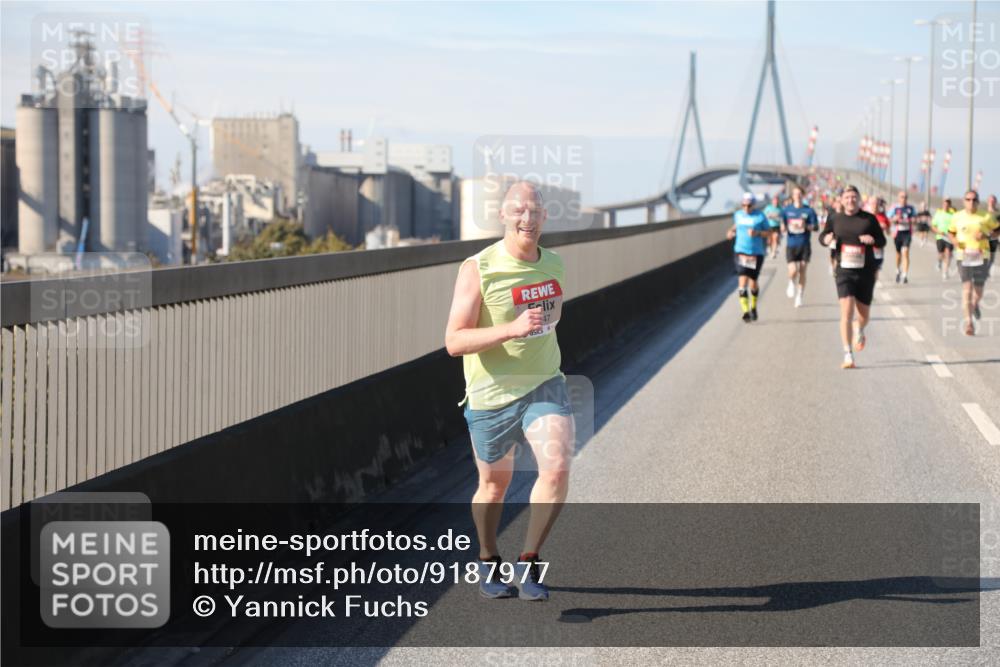 03.10.2025 - Köhlbrandbrückenlauf Yannick Fuchs http://msf.ph/oto/9187977 03.10.2025 11:46:45 Position 3 47 meine-sportfotos.de