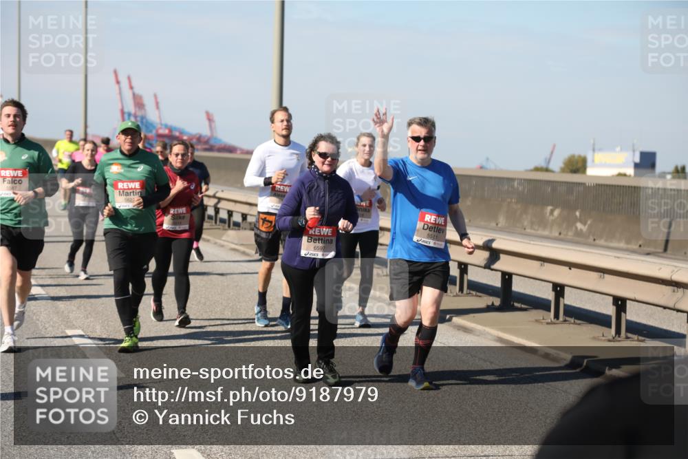03.10.2025 - Köhlbrandbrückenlauf Yannick Fuchs http://msf.ph/oto/9187979 03.10.2025 12:07:19 Position 3 562, 6597, 5511 meine-sportfotos.de