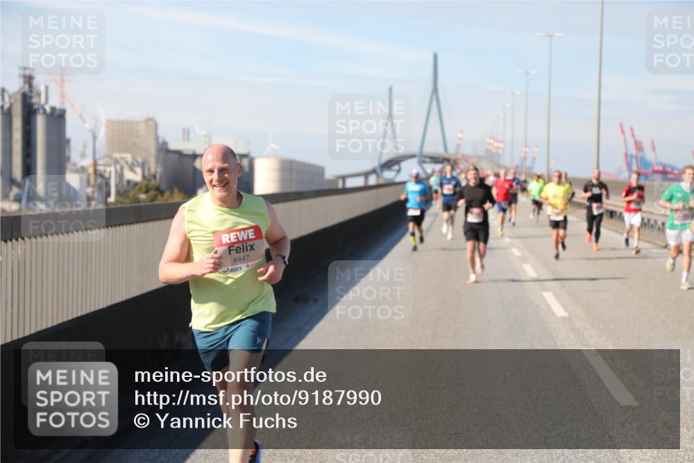 03.10.2025 - Köhlbrandbrückenlauf Yannick Fuchs http://msf.ph/oto/9187990 03.10.2025 11:46:45 Position 3 6447 meine-sportfotos.de