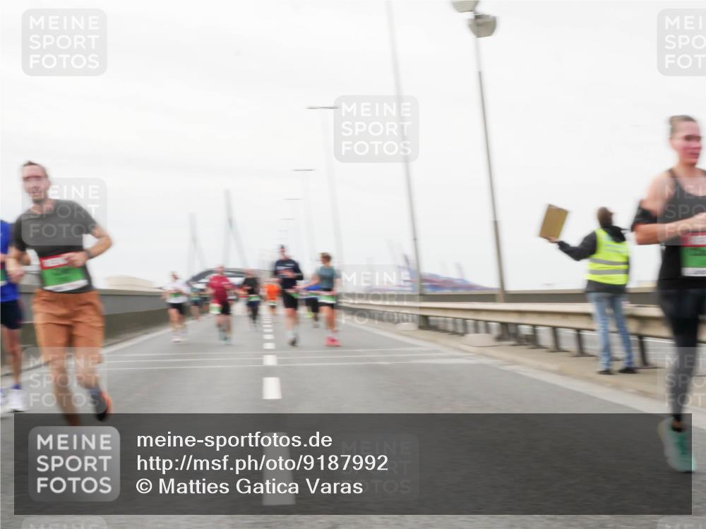03.10.2025 - Köhlbrandbrückenlauf Matties Gatica Varas http://msf.ph/oto/9187992 03.10.2025 15:52:26 Position 3  meine-sportfotos.de