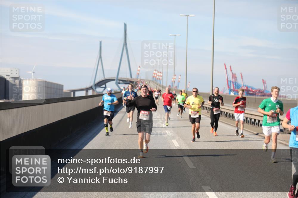 03.10.2025 - Köhlbrandbrückenlauf Yannick Fuchs http://msf.ph/oto/9187997 03.10.2025 11:46:46 Position 3  meine-sportfotos.de