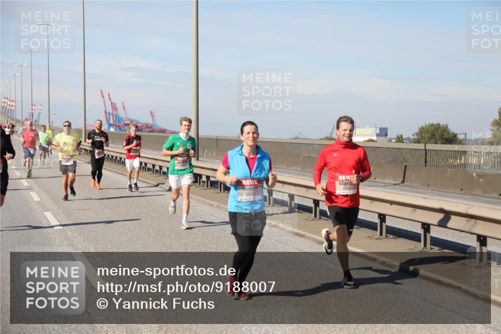 03.10.2025 - Köhlbrandbrückenlauf Yannick Fuchs http://msf.ph/oto/9188007 03.10.2025 11:46:47 Position 3 6341, 6706 meine-sportfotos.de