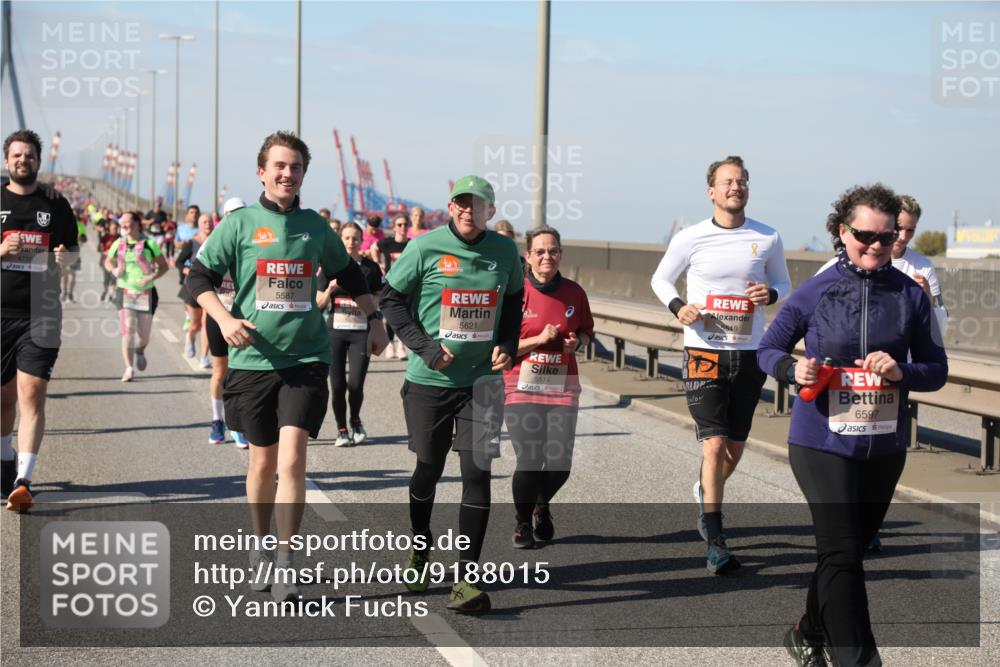 03.10.2025 - Köhlbrandbrückenlauf Yannick Fuchs http://msf.ph/oto/9188015 03.10.2025 12:07:21 Position 3 7, 5587, 5621, 5514, 5549, 6597 meine-sportfotos.de