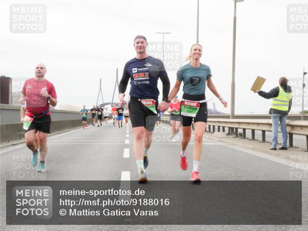 03.10.2025 - Köhlbrandbrückenlauf Matties Gatica Varas http://msf.ph/oto/9188016 03.10.2025 15:52:32 Position 3 9347 meine-sportfotos.de